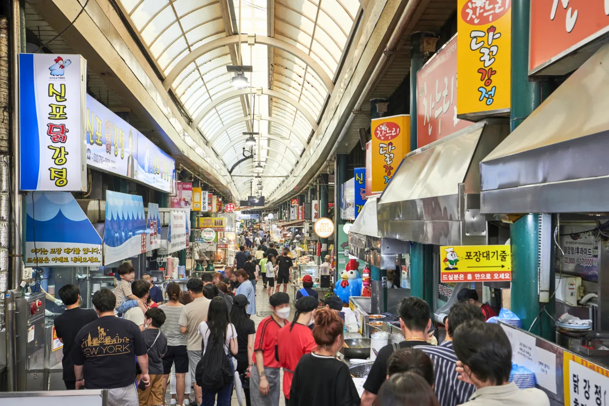 Tour Hàn Quốc 5N4Đ đón đông đầu mùa – khám phá chợ quốc tế Sinpo Incheon nhộn nhịp và đa sắc màu