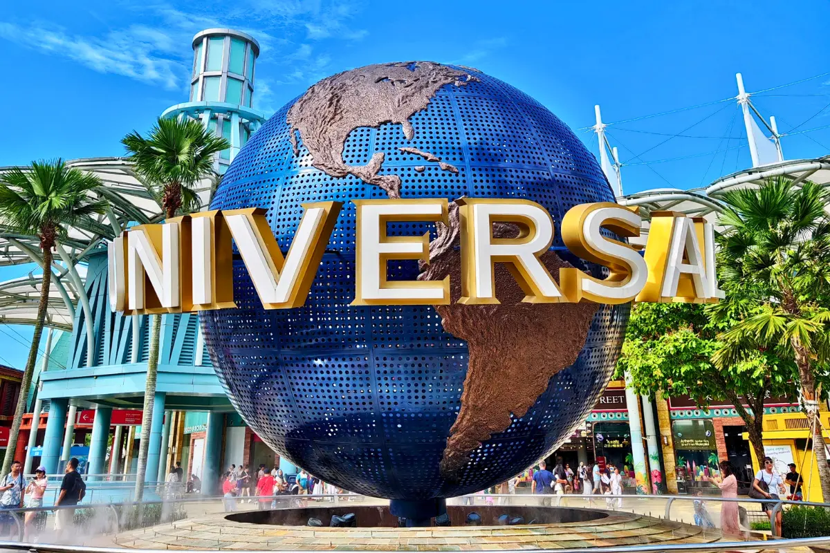 Tour Singapore Malaysia tháng 9 - Vui chơi tại công viên Universal Studios Singapore với các trò giải trí và khu chủ đề hấp dẫn